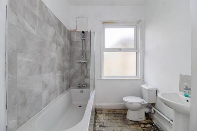 2 bed House for sale Image 7
