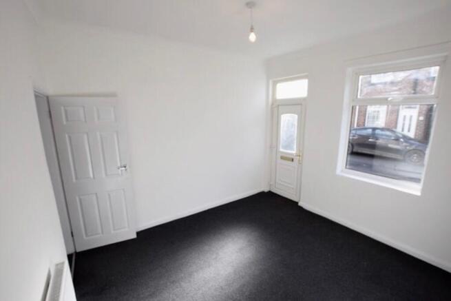 2 bed Terraced to rent Image 6