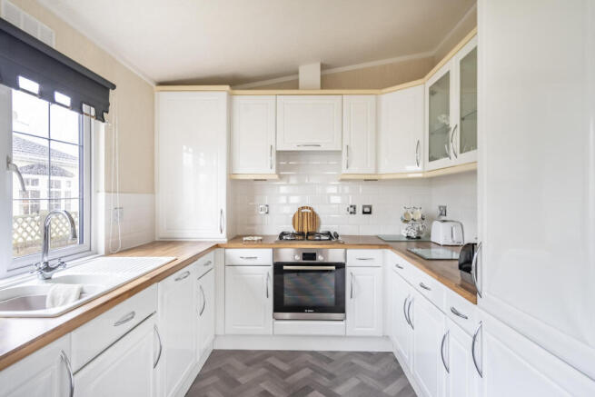 2 bed Park Home for sale Image 6