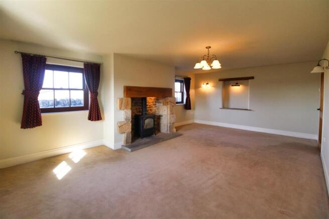 Living Room (1).jpg