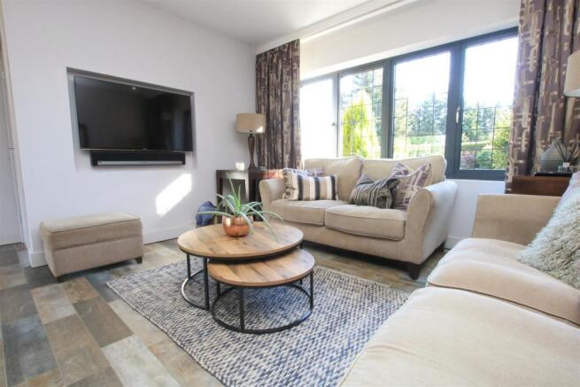 LIVING/ DINING/ KITCHEN