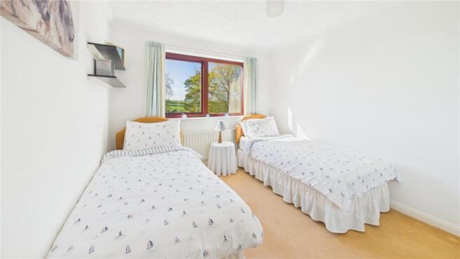 4 bed Detached for sale Image 12