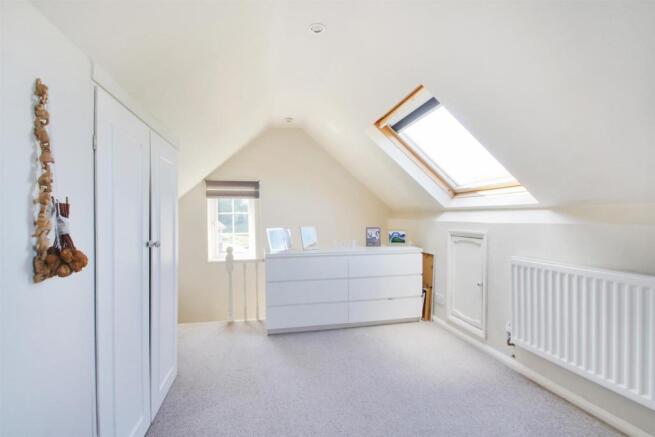 Master Bedroom 2.jpg