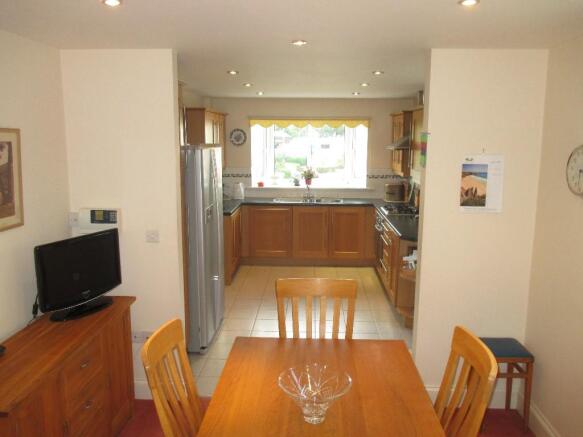 Through to Kitchen 