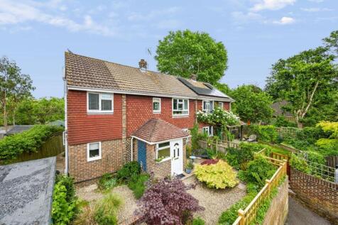 Hatchgate Close, Cuckfield, RH17