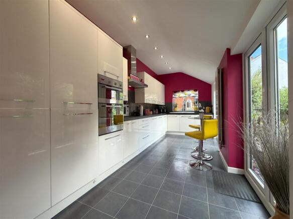 Stylish Modern Kitchen 487