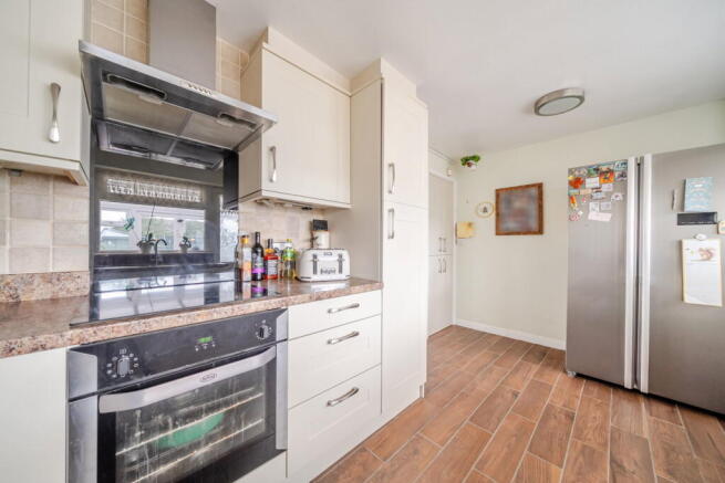 3 bed Semi-Detached for sale Image 6