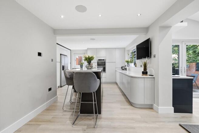 4 bed Semi-Detached for sale Image 7