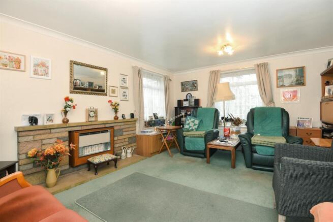 Lounge 1