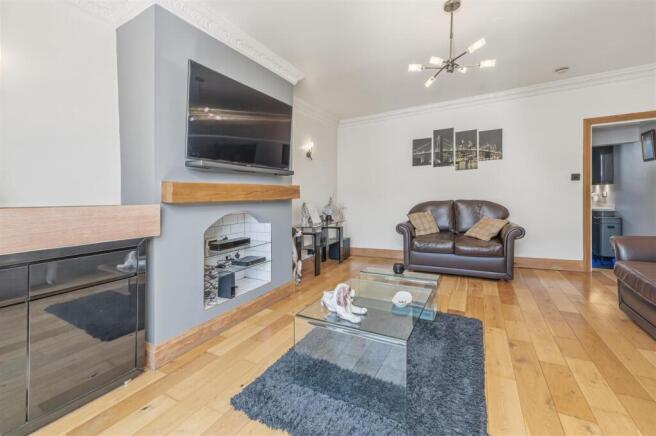 4 bed Terraced for sale Image 5