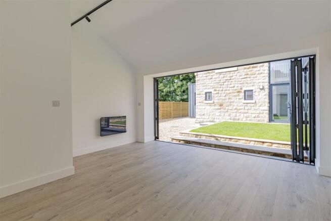 4 bed Detached for sale Image 4