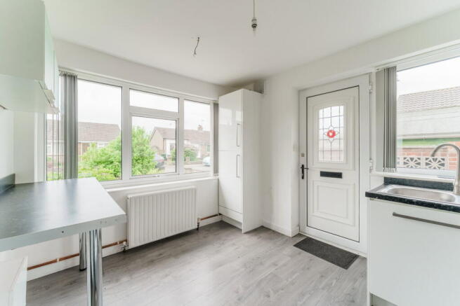 3 bed Semi-Detached Bungalow for sale Image 5