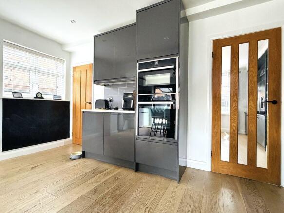 3 bed Semi-Detached for sale Image 11