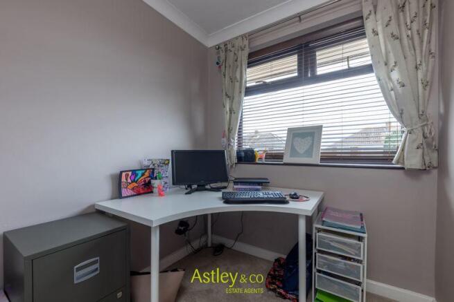 bedroom4