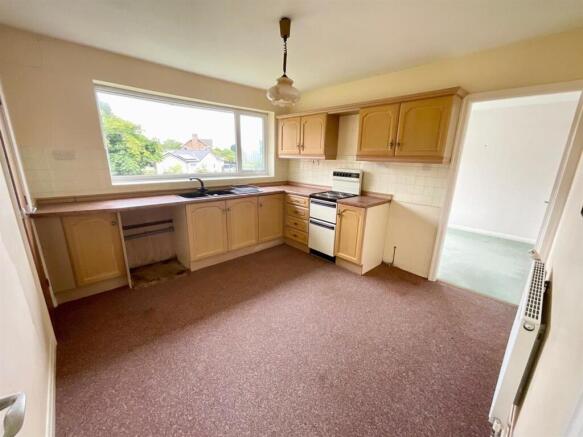 2 bed Flat for sale Image 5