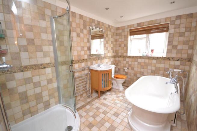 Bathroom.JPG