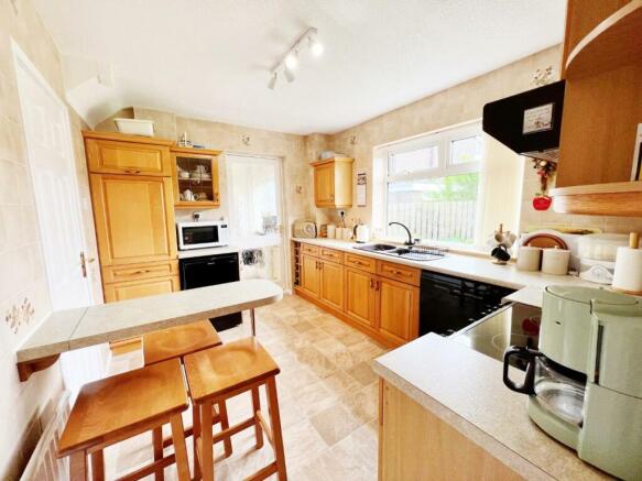 Kitchen pic 3.jpg