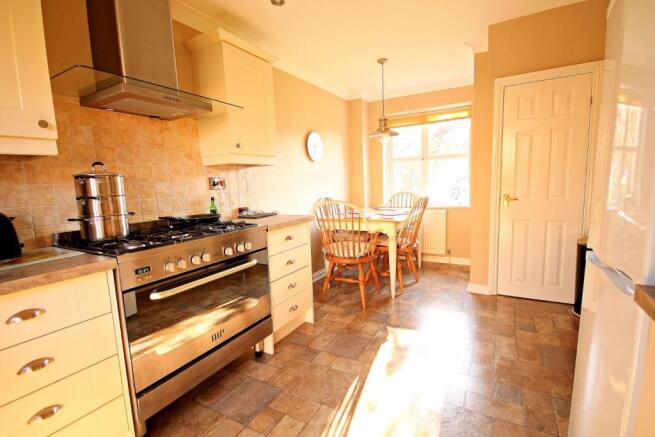 Kitchen/Dining area