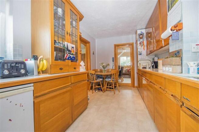 KITCHEN/BREAKFAST RO