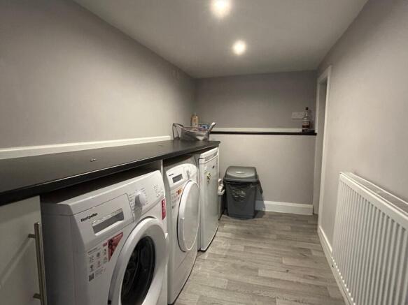 4 bed Semi-Detached for sale Image 8