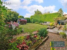 4, Windsor Close, Market Harborough LE16 8QT
