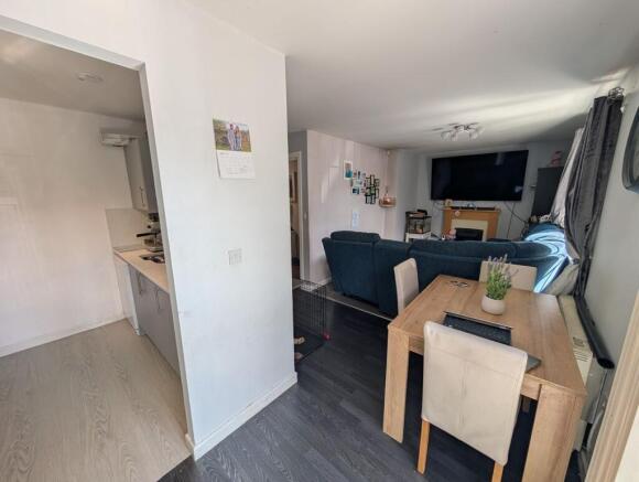 2 bed Apartment for sale Image 5