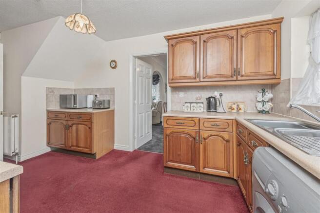 3 bed Detached for sale Image 12