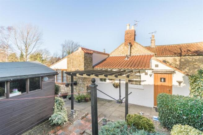 Hill Top Cottage Externals-6.jpg