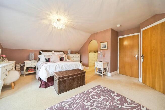 3 bed Maisonette for sale Image 8