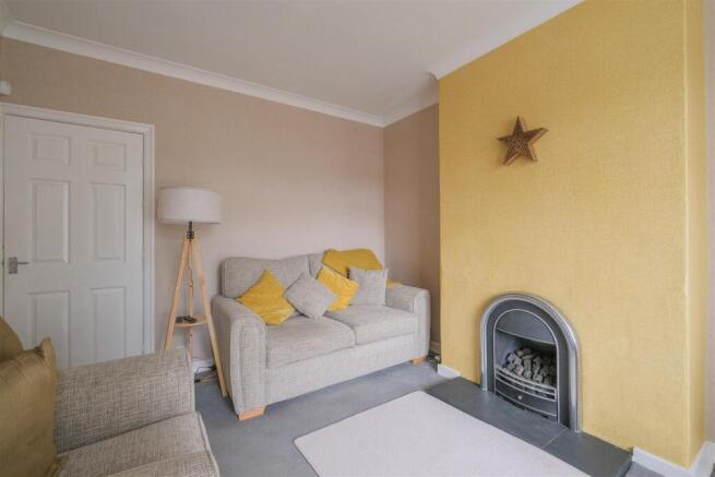 2 bed Terraced for sale Image 4