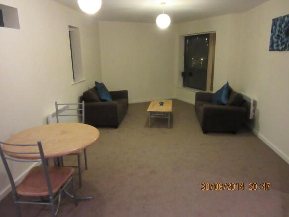 Lounge/dining area