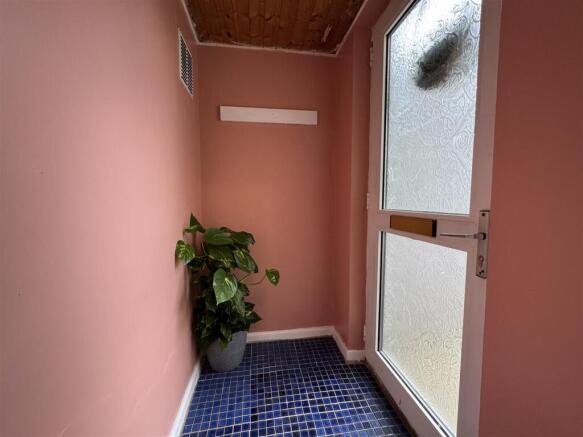 3 bed Terraced to rent Image 4