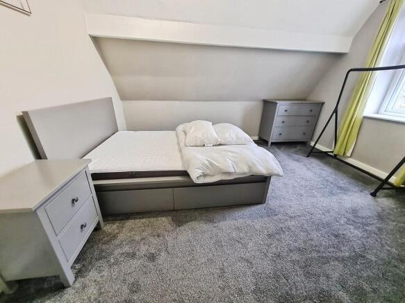 1 bed Flat to rent Image 4