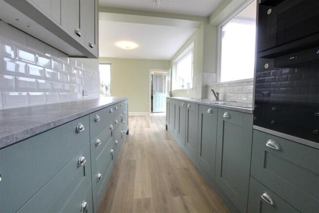 4 bed Semi-Detached for sale Image 8
