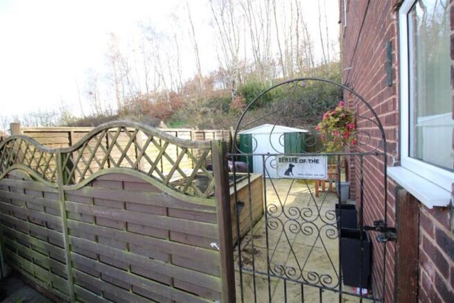 SIDE GARDEN