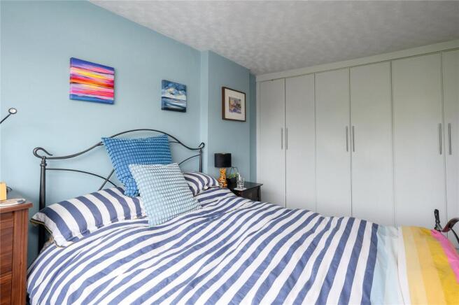 5 bed Semi-Detached for sale Image 12