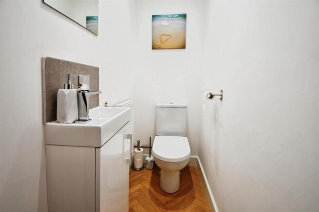 3 bed Semi-Detached Bungalow for sale Image 10
