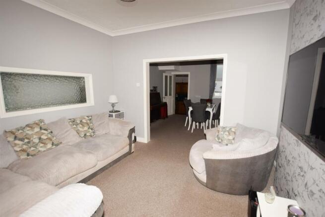 Lounge/ Dining Room