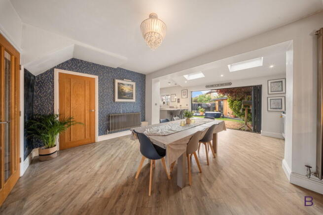 4 bed Semi-Detached for sale Image 7