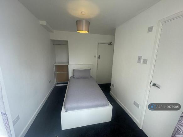Single Ensuite Room