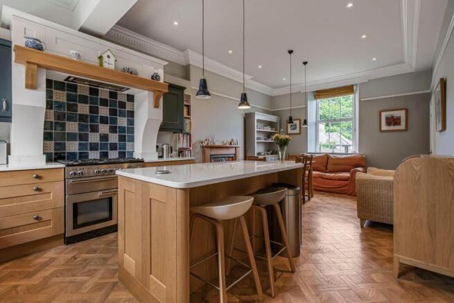 3 bed Town House for sale Image 3