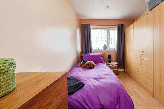 4 bed Semi-Detached for sale Image 11