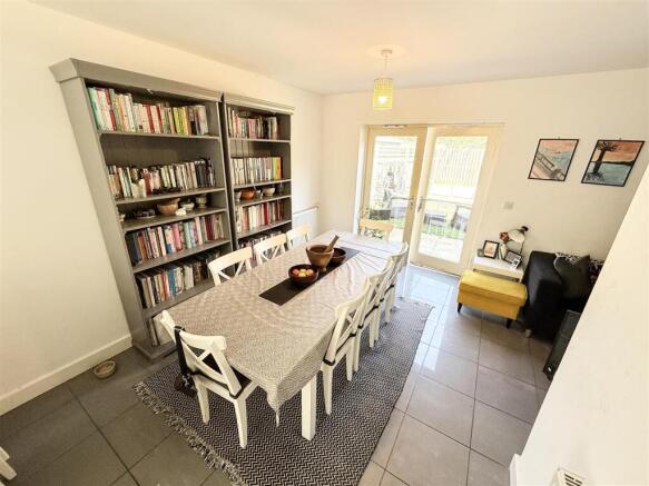 4 bed Detached for sale Image 11