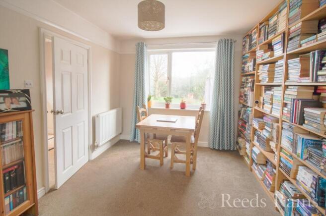 Lounge/Dining Room