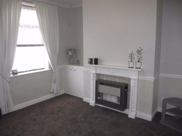 Lounge (Front)