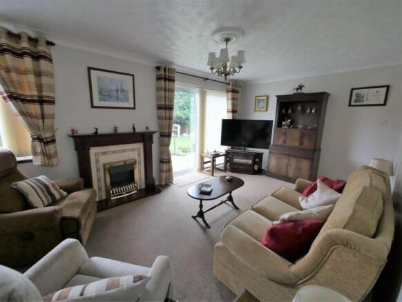 LOUNGE AREA2