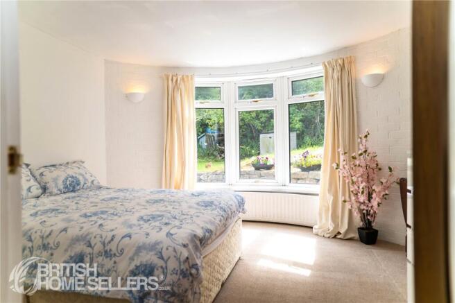 3 bed Bungalow for sale Image 8