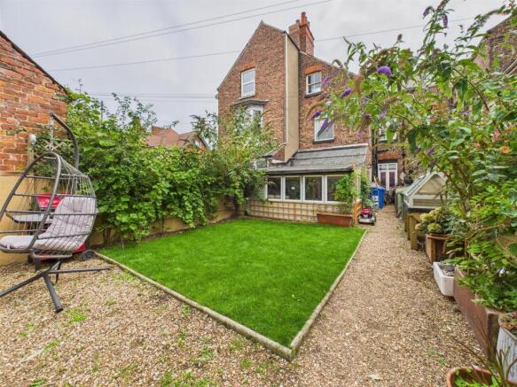 5 bed Terraced for sale Image 10