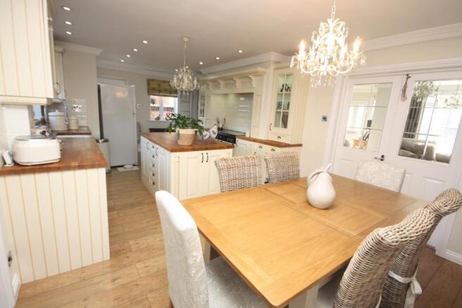 Kitchen/Dining Area