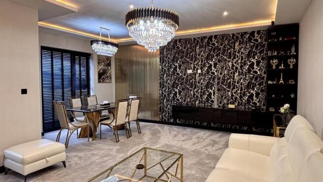7 bed Detached for sale Image 5